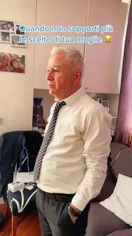 La faccia che fa ad inizio e fine video è unica 😂 @Angela Alviti @Massimo Varamo #maaaèvalè #ridere #coppia #mammaefiglio #moglieemarito #mammaepapà #papá #mamma 