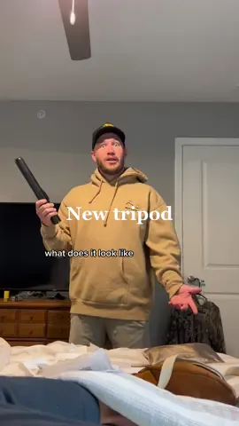 The SHOCK on his face 😂😂🙈 #husbandreaction #husbandhumor #couplecontent #couplehumor #reaction #tripod 