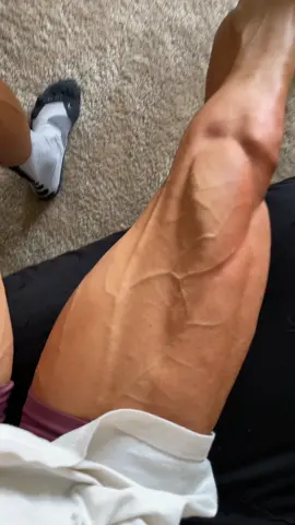 Leg veins go hard #shredded #prepfiles #veincheck #legday #quads #vascular #npc #GymTok 