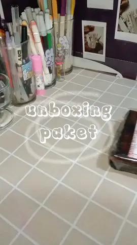 unboxing paket stationery! edisi beli pakai uang thr, nih! 🤩🤩 #unboxwithme #unboxing #stationery #stationeryaddict #stationeryhaul #minihaul #brushlettering #bruspenlettering #studygram 