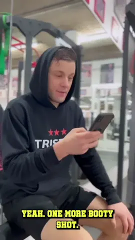 Boxing trainers be like 👀📱#mma #boxing