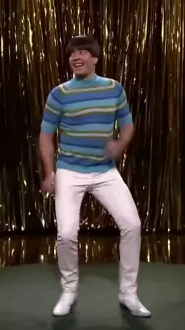 Happy #InternationalDanceDay! Bust a move and embarrass yourselves like no one's watching!