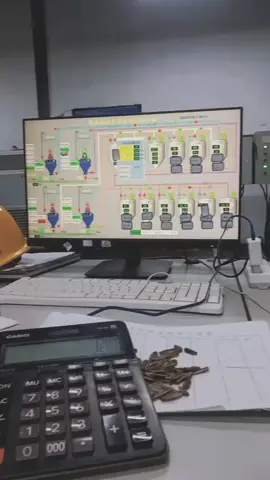 shift malam #controlroomsmelter #buruhpabrik #helmkuning 