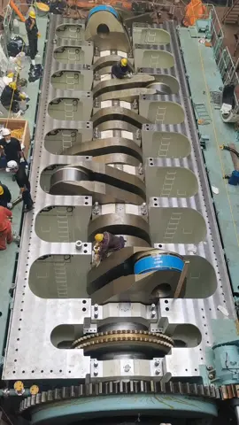 Biggest engine 😎 #boat #engine 