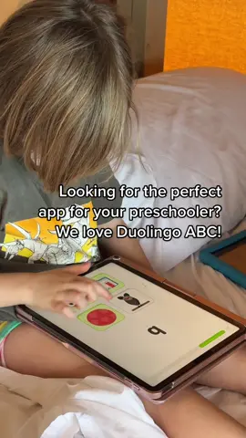 Take education anywhere with this comprehensive and FREE app, Duolingo ABC #homeschooltips #duolingoabc #preschool