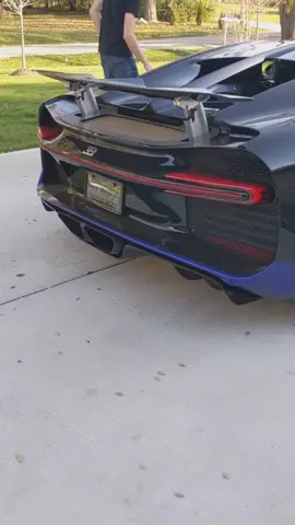 sound of  Bugatti Chiron w16 engine reving 🔥#w16 #engine #viral #car #fyp #speed 