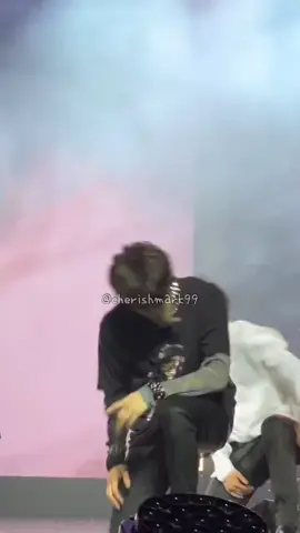 คนนึงใช้หน้าอก คนนึงใช้สะโพกในการเวฟ #mark #haechan #nct #nctdream #fyp #fypシ 