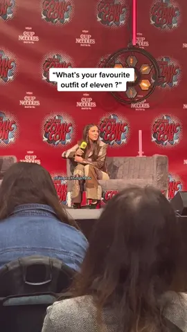 I absolutely agree with her i love this outfit sm #milliebobbybrown #strangerthings #germanstrangercon #germancomiccon #pannel #fyp 