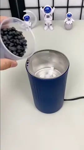 KNiRPS AUTOMATiC GRiNDER 🫶🏻 product details Material: Stainless steel  Function: dry grinding, stirring, mixing Color: blue  white Power: 300W How to use: automatic Whether to plug in: Yes Capacity: 1L (included)  #besttiktokbudolfinds #fypシ゚viralシ #trendingtiktok #coffee #musthaves   #Home #appliances #grinder #multifunctional #powdermachine #fypシ゚viralシ 