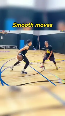 What a move👏🎒😎#basketball #ballislife #NBA #1v1 #crossover #stepback #jumpshot #finishing #smooth #hooper #viral #fyp #foryou 