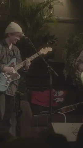 This version of bwbb is so calming I love it🫶 #cavetown#robinskinner#cavetownconcert#cavetownsupremacy#cavetownedit#robinskinneredit#concert#boyswillbebugs#fyp
