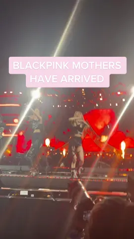 Mothers have arrived!! Weekend 1 hahah  #pinkchella #blink #blackpink 🖤💗