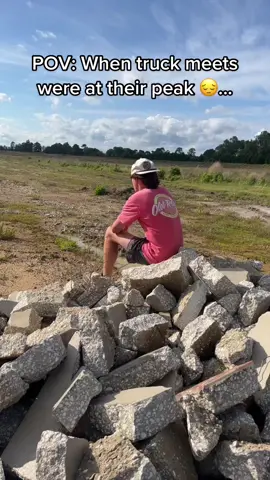 This is the nopi track... peak of everything #trucks #squattedtrucks #carolinatrucks #carolinasquat #chevy 
