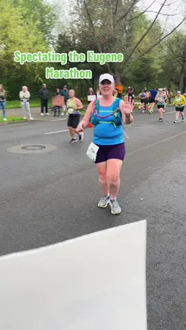Set a PR for power up’s today, just sayin’ #raceday #marathon #halfmarathon #spectator #runtok #pnwrunning #tracktownusa #eugenemarathon2023  