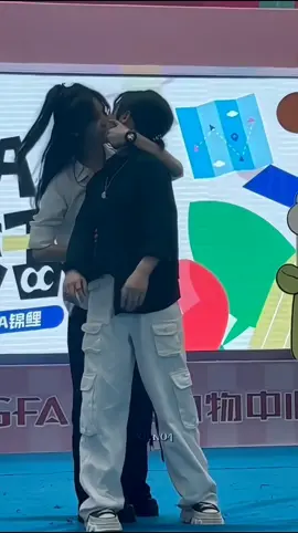 ohh ||#fyp #gl #girlslove #wlw #lgbtq #lesbian #sapphic #fypシ #FORYOU #foryou #foryoupage #trending #viral #blowthisup #xien04 #straykids #kpop #dance #dancer 