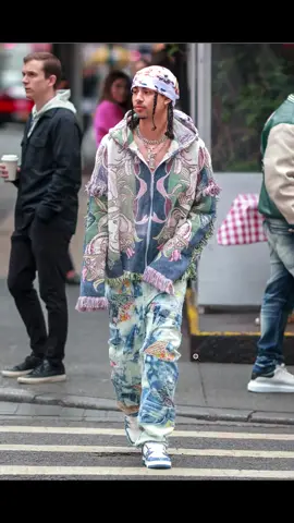Nigelxavier on insta. Is the future. Absolutely loved watching this force devour projects on @nextinfashion Truly was an honor to capture him cruising these NY streets   #StreetFashion #fashion #street #NYC  #nycfashion #spring #springfashion #fashiontrends #fallfashion #newyorkcity #style #StreetStyle #vintage #thrift #fyp #foryoupage #foryou 