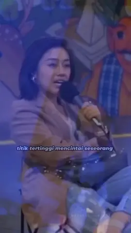 Titik tertinggi mencintai seseorang adalah melepaskan nya 🥀 #galaustory  #mencintaidalamdoa 