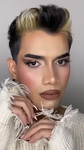Sigueme en insta: royberking @kim petras 
