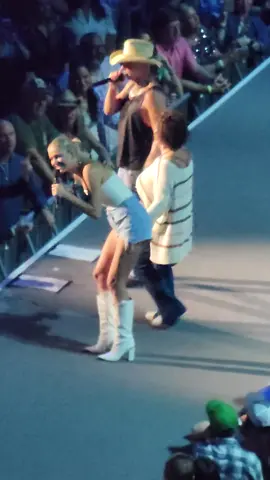 that moment when Kenny Chesney brings his mom out on stage in the middle of his concert. It was so sweet ❤️ #kennychesney   #igobacktour #fyp 