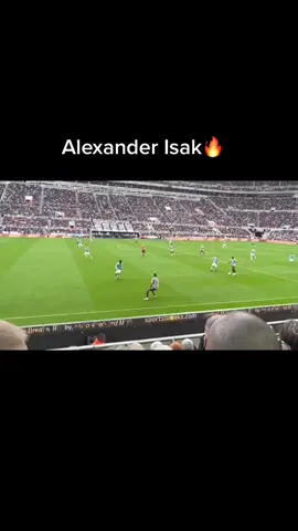 6’4 and this technical😱🔥 #isak #alexanderisak #nufc #newcastle #fyp #foryou #foryoupage #fördig #PremierLeague 