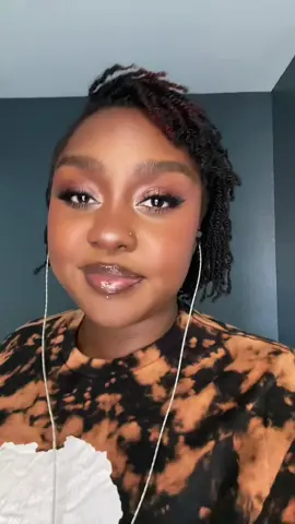 april went by fast af damn 😭 anywayyysss i tried a new eyeliner (@meltcosmetics gel eyeliner) today and it was good af