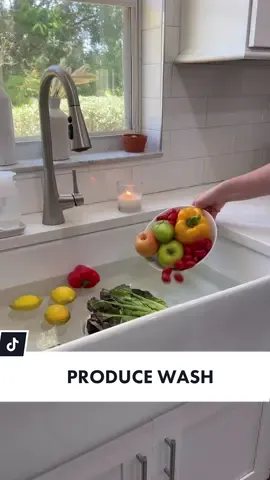 Produce wash to start the week fresh 🫶🏼💛 #producewash #produce #asmr #asmrsounds #calm #cottagecore #cottagecoreaesthetic 