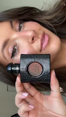 finishing touches of @YSL Beauty always > #yslbeautypartner #yslbeauty 