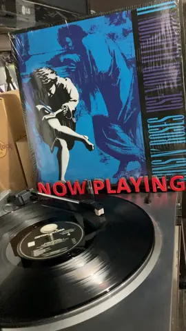 Guns N' Roses - Don't cry (alt. lyrics) #Music #Vinyl #VinylCollection #NowPlaying #ElDiscoEsCultura #LP #90sRock #GunsNRoses #Rock 
