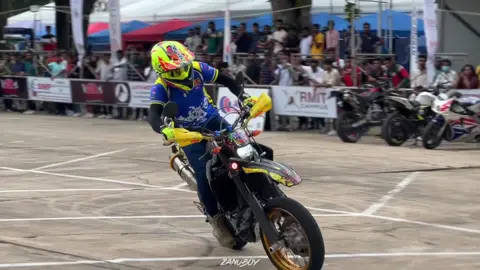 Team 90 Degrees🔥 #motorshow #team90degrees #team90degrees_stunt_show😍 #bmich #motorshow2023 #srilanka #yamahawrx250 #yamahawrr250 #team90degree 