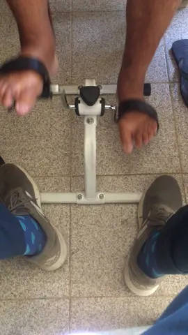 Bicicleta ergométrica sempre na melhora da mobilidade do idoso! #fisioterapia #terapia #idoso 