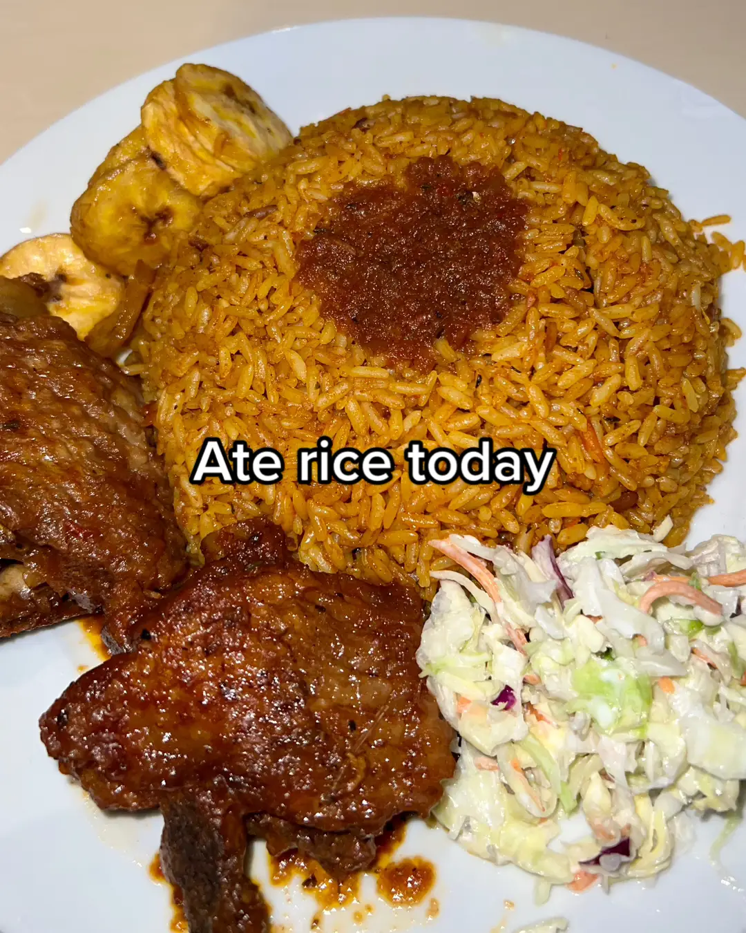 The amount of rice we eat daily is ridiculous 😅 Who can relate?👇🏾COMMENT your flag🇳🇬👇🏾 #africantiktok #nigeriantiktok #Foodie #foodtiktok #rice #jollofrice 