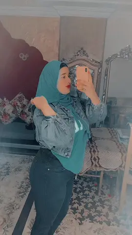 #تعالوا_انستا #عيزاكو_ف_سر #سندسه #على_جسمها_ترسم_تاتو 