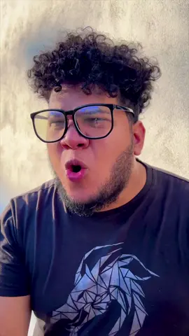 Este chico queria jugar con sus amigos y su papá no lo dejo 