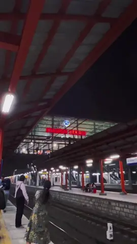 Night at Bekasi Station😌##krljabodetabek #krl #anker #anakkrl 