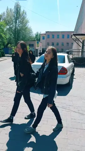 отлично припарковалась