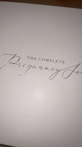 Such a beautiful way to keep memories🤍 #thecompletepregnancyjournal #pregnancyjournal #keepsakememories #pregnancyjourney #birthstory #mumsoftiktok #babykeepsake 