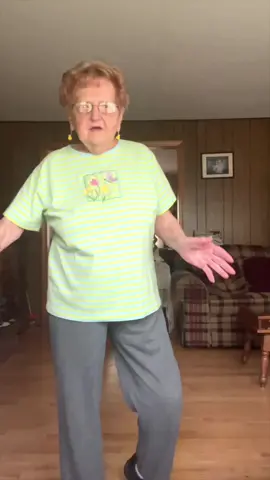 Replying to @VerMomster here is my infit! #OOTD #fashion #grandma 