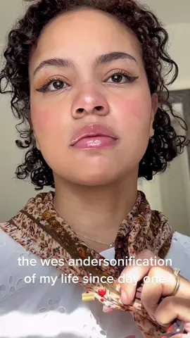 pretending im in a wes anderson film since day one fr@thefrontalqueen @BREAD BEAUTY @Glossier @Bio-Oil USA @Mad Hippie @ErborianUSA @e.l.f. Cosmetics @Lancôme  @appledoll @ColourPop Cosmetics @Fenty Beauty @Sephora Collection @MorpheOfficial @Kitsch @esteelauder @madewell #wesandersonfilm #wesanderson #wesandersonmakeup #makeupaesthetic #curlyhairroutine #afrolatina #blackgirlmakeuptutorial 