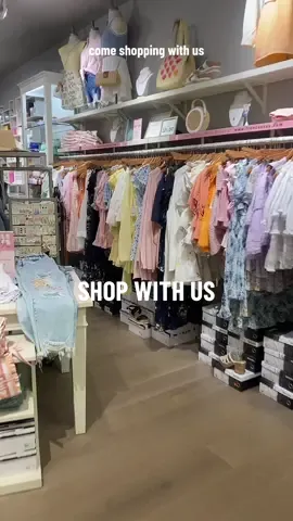 shopping is therapy #shopping #mallofamerica #shopwithme #freepeople #springshopping #fyp 