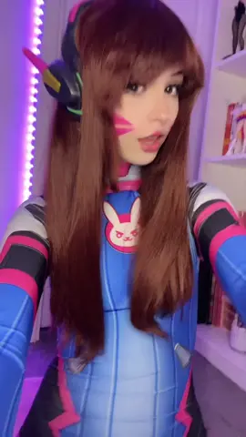 literally everyone in my comments atm #ccinnabunii #dva #dvacosplay #overwatch #cosplay 