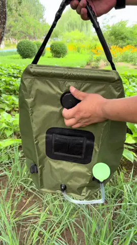 Easy to take shower outdoor😏#goodstuff #goodthings #lifehacks #outdoorlife #coolgadgets #useful #learnontiktok #tiktokmademebuyit #fyp #foryou 