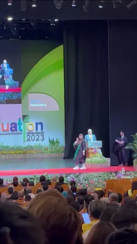 woozi: wooahae on national tv me: wooahae on grad ceremony 🤣 been wanting to try doing it omg YAY ς(>‿<.) & SCHOOLS FINALLY OUT!!! 🥹🥳👩🏻‍🎓🩷 #rpgrad23 #graduation #graduationday #wooahae #우지 #fypシ 