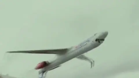 Based of alaskan airlines 261 #fyp #foryou #aviation #alaskanairlines261 #movie #flight #movieflight #planecrash #investigation #airplane #captain 