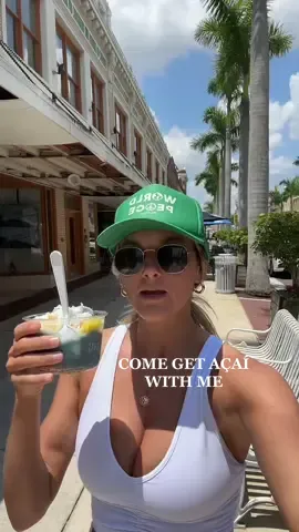 True or false: blue bowls always taste more meh than a regular acai bowl 🤔🍧 #Vlog #morning #morningroutine #acai #acaibowl #florida #dayinmylife #grwm 