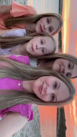 💗💗💗🧡🧡