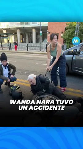 ¿QUÉ PASÓ CON WANDA? 👀🍳 La conductora se vio involucrada en un accidente mientras iba camino a las grabaciones de Masterchef Argentina.🚐 Wanda Nara circulaba por la Avenida del Libertador cuando sorpresivamente presenció un choque y decidió ayudar.👏 “Mi auto no estaba involucrado... yo estaba en la otra mano, pero hice lo que hubiera hecho cualquiera. Vi la moto impactar contra el piso y frené”, aclaró la figura de Telefe.