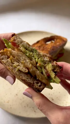 Grilled chikn sandy 🫡 #vegansandwich #buildasandwich #veganchicken #grilledchikn 