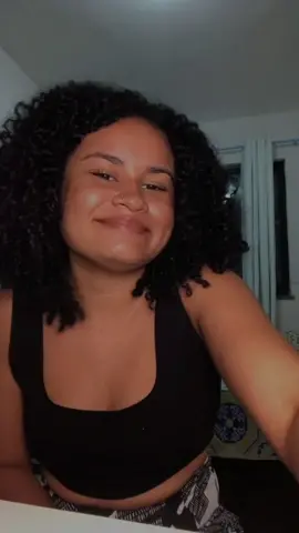 ela faz o video dela falando 🤌🏽 #tiktok #fypシ #TikTokPromote #primeirovideofalando #preta #viralvideo #explore #cacheadas #TikTokBeleza #fyyyyyyyyyy 