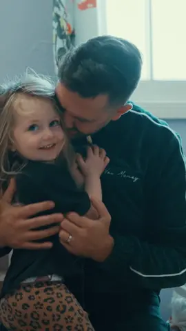 What if you took a full day to simply tell the everyday people in your life how much you loved them? Love Is The New Money is out now! Link in bio ❤️ #andygrammer #loveisthenewmoney #newmusic 