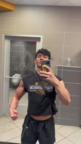 Pumped or nah #fyp#bodybuilding#everydayarmday#jk
